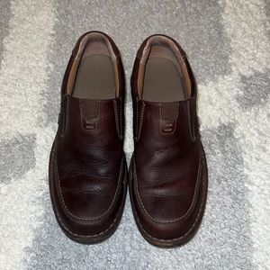 CLARKS BROWN MEN’S DRESS SHOE